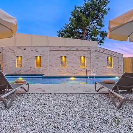 Avantgarde-1 Villa