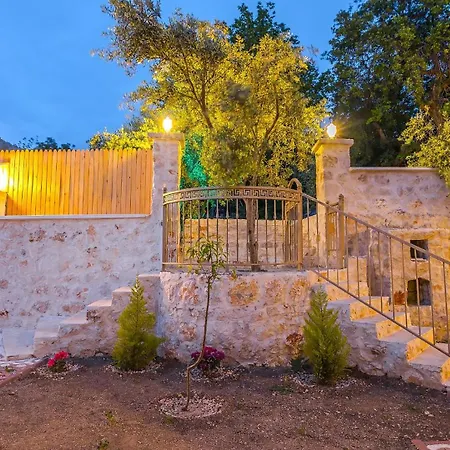 Avantgarde-1 Villa *